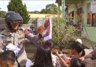 Brimob Sumbar Beri Bantuan Ibadah dan Sekolah