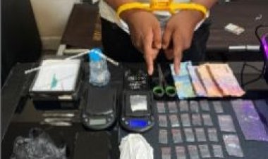 Sat Res Narkoba Polres Agam Gerebek Rumah Di Tiku Selatan, Satu Pelaku Narkoba Diamankan Dengan Puluhan Paket Sabu