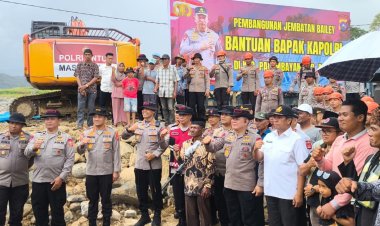 Peresmian Jembatan Bailey di Agam, Polri Pastikan Akses Warga Korban Banjir Bandang Kembali Pulih
